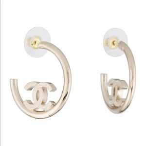 Chanel 2022 CC Logo Hoop Earrings Authentic